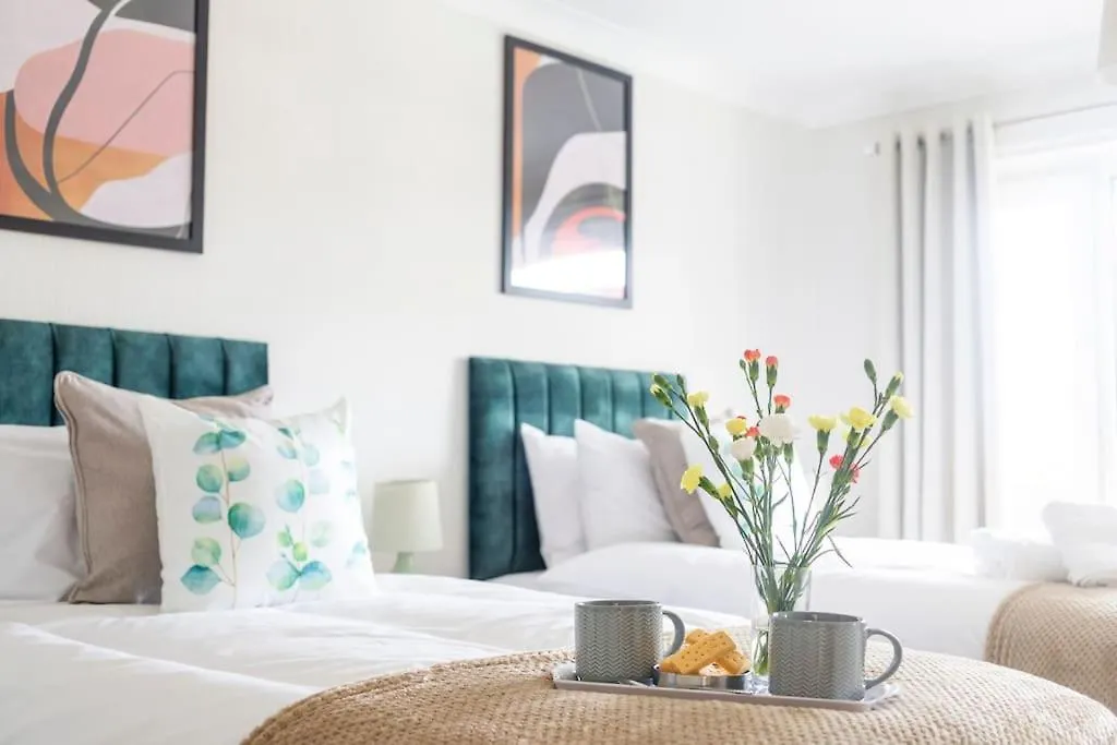 Panoramic Sea View Apartment Sleeps 4-Free Parking Bournemouth 0*,