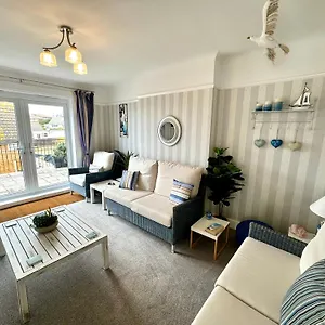  Holiday home Sea View Three Bed Detached - With Parking - Next To Beach!